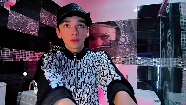 SexyJuliii21 online show from September 2025 08:23:01 PM