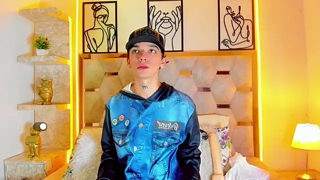 SexyJuliii21 online show from October 2025 05:44:02 AM