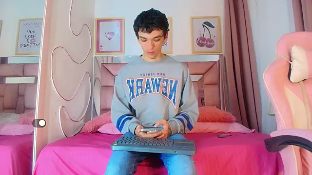 SexyJuliii21 online show from November 2025 10:21:02 PM