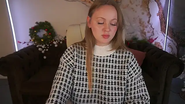 LylaYeess online show from December 2024 05:34:01 PM