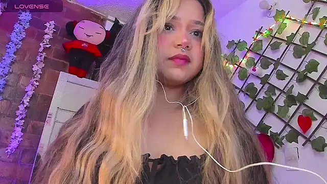 Snapshot of Pucaa_ chatting on February 2025 12:54:02 AM Pucaa online show from February 2025 12:54:02 AM