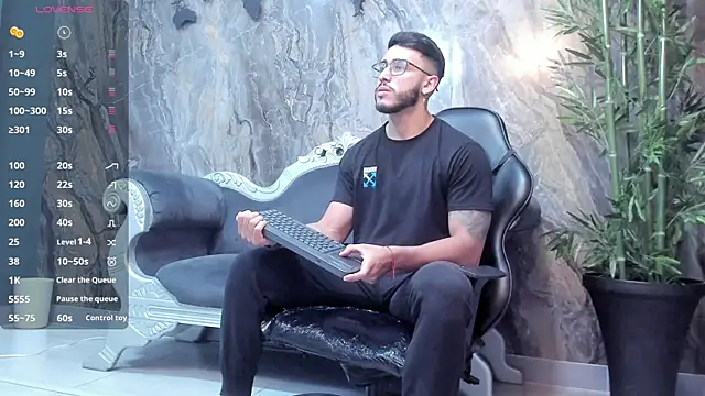 Liam Kleiin online show from December 2024 11:24:01 AM