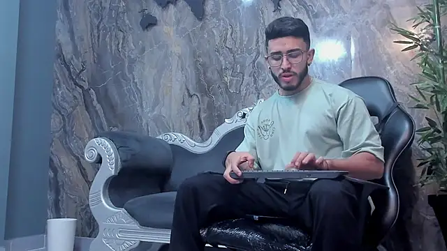 Liam Kleiin online show from December 2024 11:36:01 AM