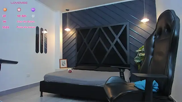 Liam Kleiin online show from October 2025 11:33:02 AM