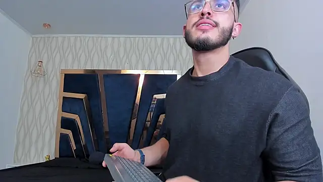 Liam Kleiin online show from February 2026 08:27:01 PM