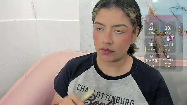 taylor cupper online show from November 2025 12:58:01 AM