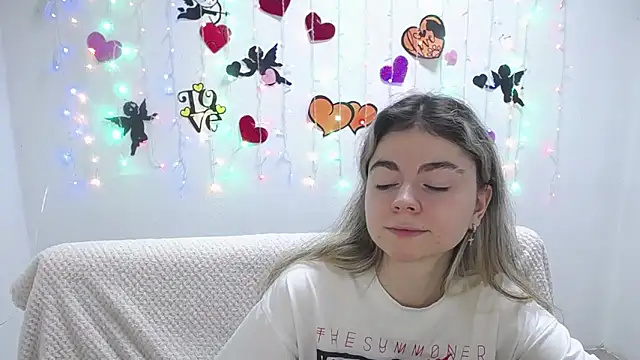 TinaRedly online show from February 2025 04:14:02 PM