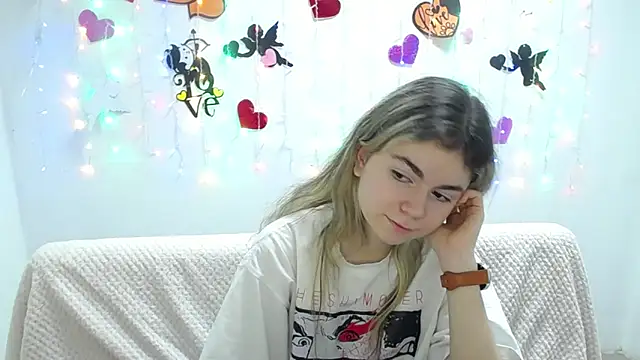 TinaRedly online show from March 2025 04:47:02 AM