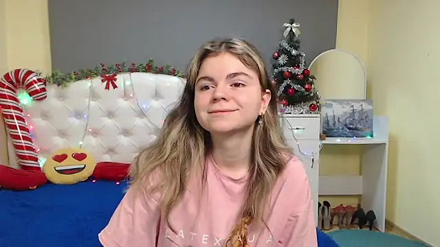 TinaRedly online show from December 2025 07:53:02 PM