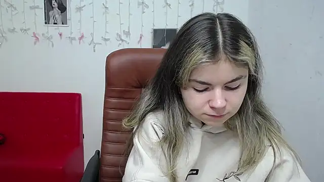 TinaRedly online show from January 2026 06:24:02 PM