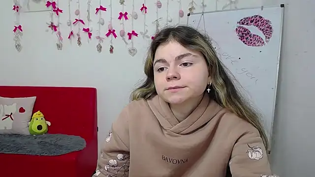 TinaRedly online show from April 2026 06:08:02 PM