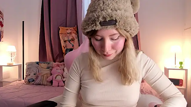 Snapshot of Gin_Lilah chatting on July 2026 10:05:01 PM Gin Lilah online show from July 2026 10:05:01 PM