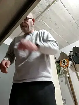 bottomhairy online show from April 2026 02:58:01 PM