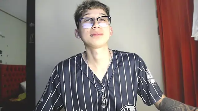  Thomas hot  online show from December 2024 08:02:02 PM