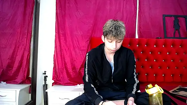  Thomas hot  online show from March 2025 07:08:02 AM