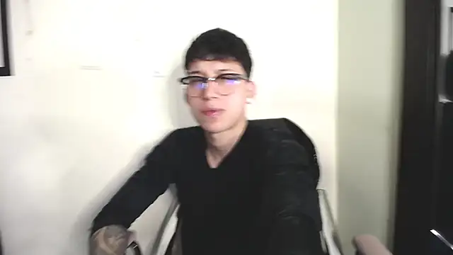  Thomas hot  online show from November 2025 04:13:02 AM