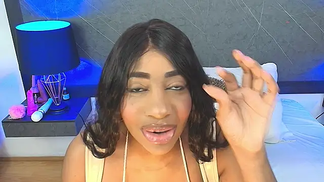 charlottebrowns  online show from December 2024 01:00:01 PM