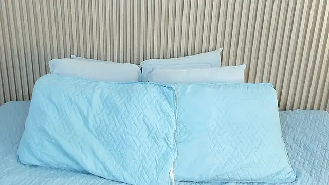 charlottebrowns  online show from November 2025 12:15:02 PM