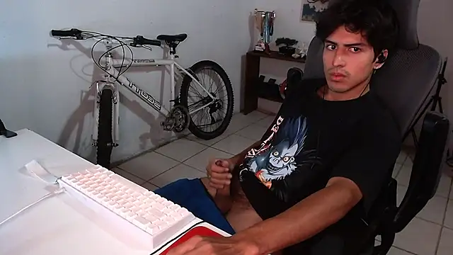 Snapshot of Thieves9 chatting on October 2025 05:13:02 PM Thieves9 online show from October 2025 05:13:02 PM