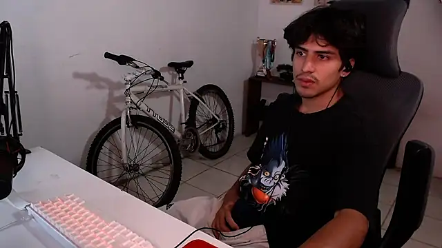 Snapshot of Thieves9 chatting on November 2025 06:46:01 AM Thieves9 online show from November 2025 06:46:01 AM