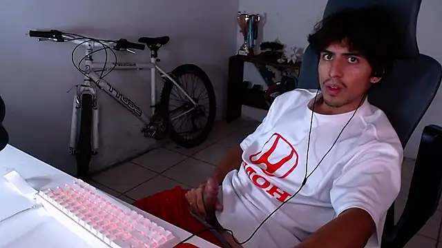 Snapshot of Thieves9 chatting on November 2025 04:33:01 AM Thieves9 online show from November 2025 04:33:01 AM