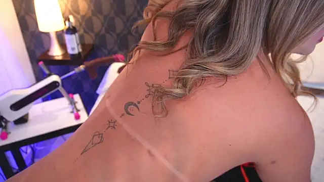 SharomRoss online show from November 2025 04:53:01 PM