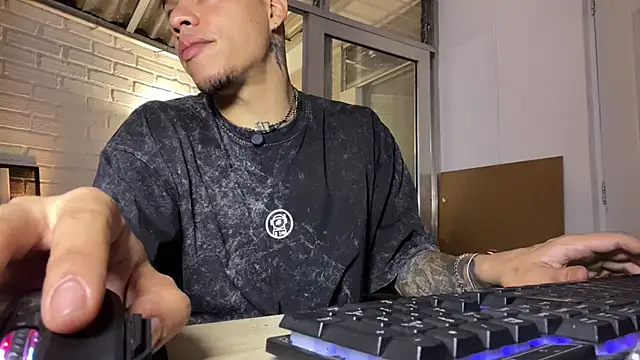 Osiiriis online show from April 2026 04:52:02 AM