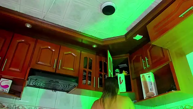 Snapshot of LaureenHills chatting on December 2024 03:36:02 AM LaureenHills online show from December 2024 03:36:02 AM