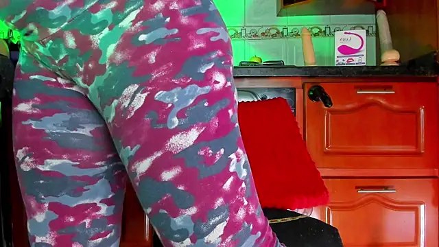 Snapshot of LaureenHills chatting on January 2025 08:41:01 AM LaureenHills online show from January 2025 08:41:01 AM