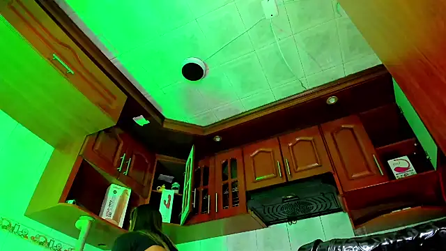 Snapshot of LaureenHills chatting on January 2025 03:41:01 AM LaureenHills online show from January 2025 03:41:01 AM