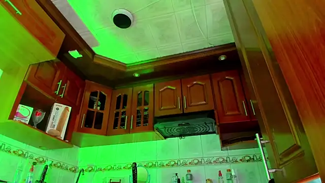 Snapshot of LaureenHills chatting on March 2025 06:25:02 AM LaureenHills online show from March 2025 06:25:02 AM