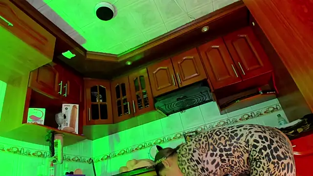 Snapshot of LaureenHills chatting on March 2025 03:13:02 AM LaureenHills online show from March 2025 03:13:02 AM