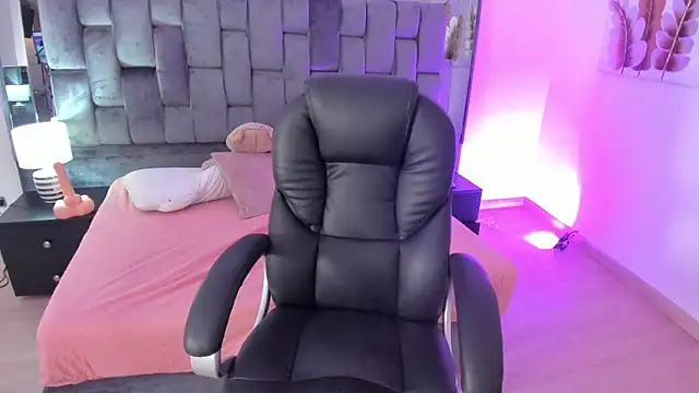 Chloe evans   online show from February 2025 08:53:01 PM