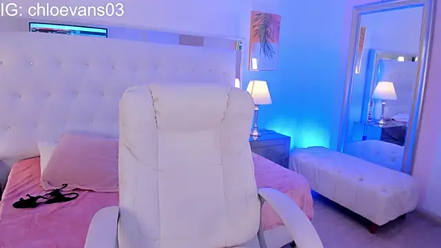 Chloe evans   online show from November 2025 11:43:02 AM