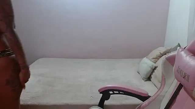 Snapshot of TiffanyRoouse chatting on December 2024 03:09:01 AM TiffanyRoouse online show from December 2024 03:09:01 AM