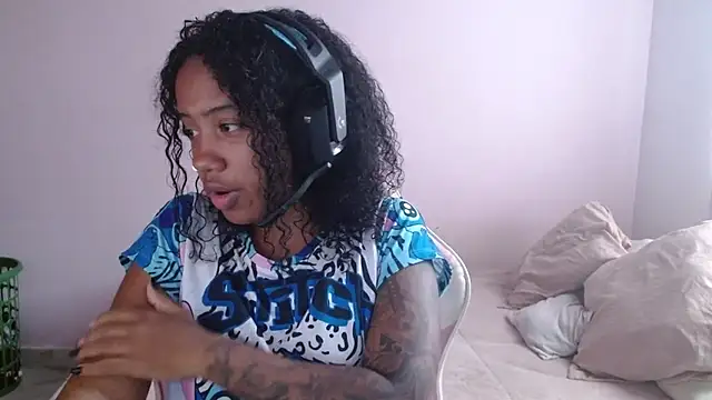 Snapshot of TiffanyRoouse chatting on December 2024 10:18:01 PM TiffanyRoouse online show from December 2024 10:18:01 PM