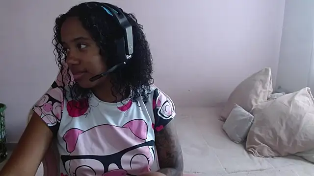 Snapshot of TiffanyRoouse chatting on December 2024 08:58:02 PM TiffanyRoouse online show from December 2024 08:58:02 PM