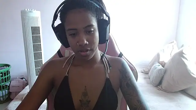 Snapshot of TiffanyRoouse chatting on December 2024 05:08:01 PM TiffanyRoouse online show from December 2024 05:08:01 PM