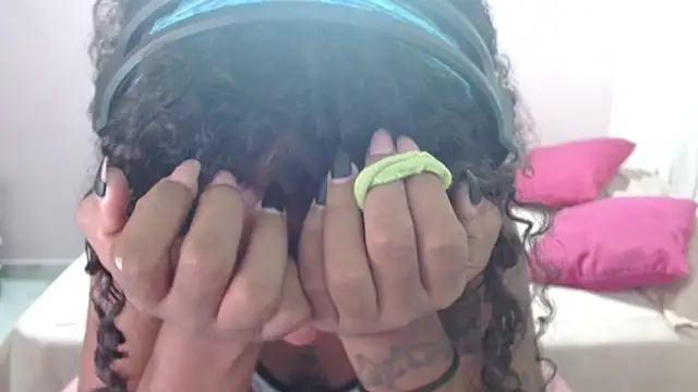 Snapshot of TiffanyRoouse chatting on December 2024 11:18:02 PM TiffanyRoouse online show from December 2024 11:18:02 PM