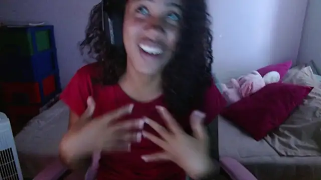 Snapshot of TiffanyRoouse chatting on February 2025 11:09:01 PM TiffanyRoouse online show from February 2025 11:09:01 PM