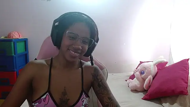 Snapshot of TiffanyRoouse chatting on February 2025 10:47:02 PM TiffanyRoouse online show from February 2025 10:47:02 PM