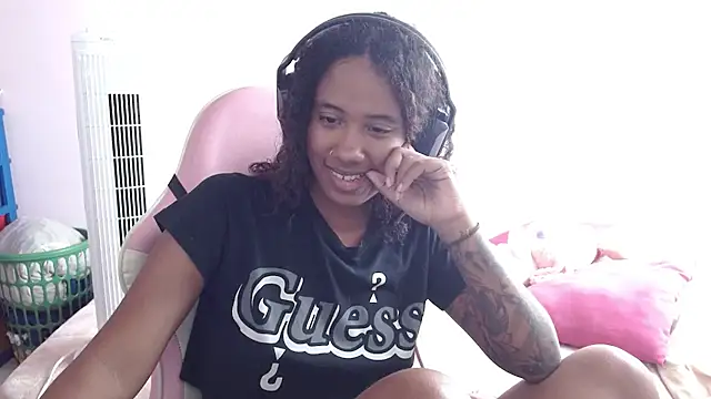 Snapshot of TiffanyRoouse chatting on March 2025 04:26:01 PM TiffanyRoouse online show from March 2025 04:26:01 PM