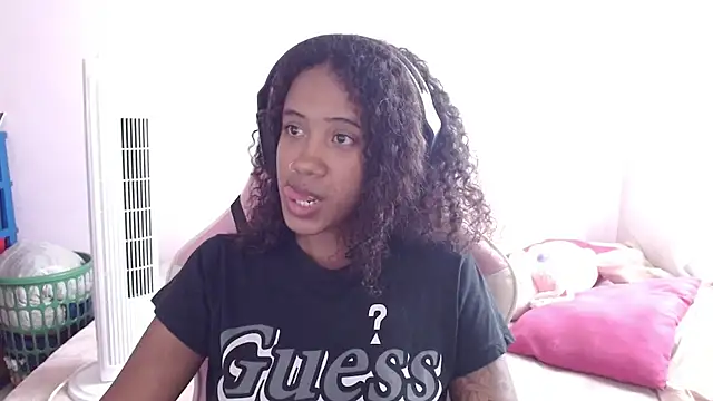 Snapshot of TiffanyRoouse chatting on March 2025 07:31:02 PM TiffanyRoouse online show from March 2025 07:31:02 PM