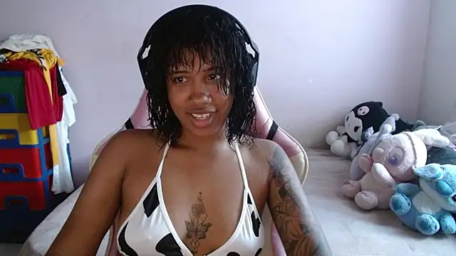 Snapshot of TiffanyRoouse chatting on October 2025 09:56:01 PM TiffanyRoouse online show from October 2025 09:56:01 PM