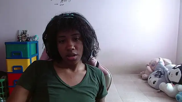 Snapshot of TiffanyRoouse chatting on October 2025 01:34:02 PM TiffanyRoouse online show from October 2025 01:34:02 PM