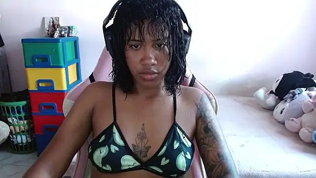 Snapshot of TiffanyRoouse chatting on October 2025 08:47:01 PM TiffanyRoouse online show from October 2025 08:47:01 PM