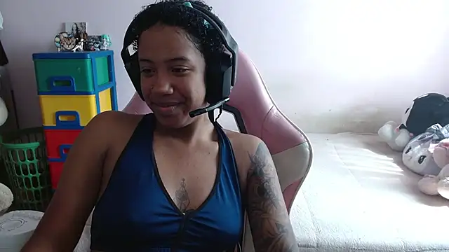 Snapshot of TiffanyRoouse chatting on October 2025 02:51:02 PM TiffanyRoouse online show from October 2025 02:51:02 PM