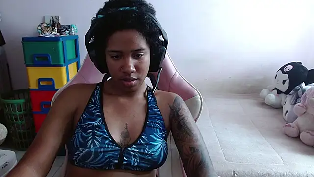 Snapshot of TiffanyRoouse chatting on November 2025 05:48:02 PM TiffanyRoouse online show from November 2025 05:48:02 PM