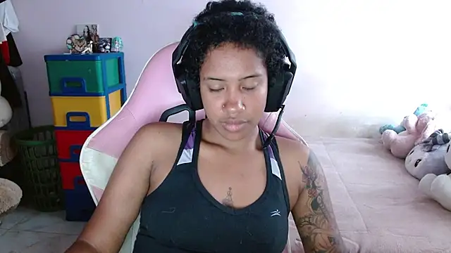 Snapshot of TiffanyRoouse chatting on November 2025 09:36:01 PM TiffanyRoouse online show from November 2025 09:36:01 PM