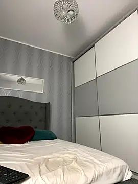  adelle online show from September 2025 12:09:01 PM